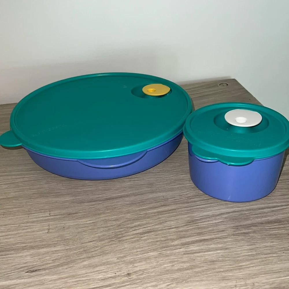 Set of 2 Microwave Vintage Tupperware containers. Divided dish & soup bo…